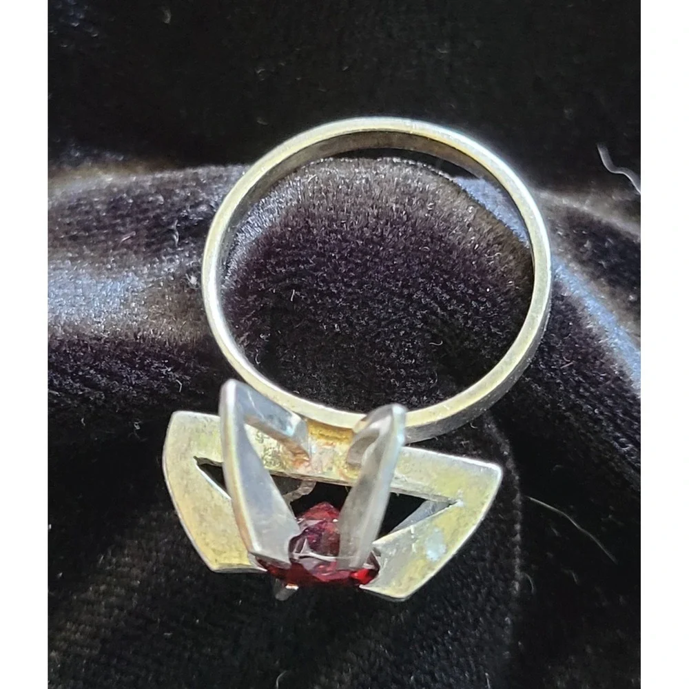 Vintage MCM Starburst Sterling‎ Silver Red Stone Ring Garnet Unique Size 7